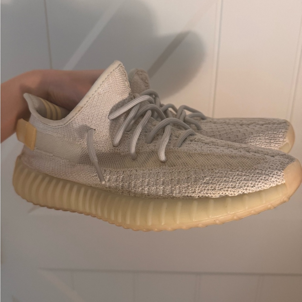 Adidas Yeezy light men size 9